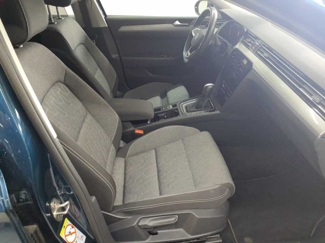 Vw Passat Variant 2.0 TDI SCR DSG 4Motion Business 11