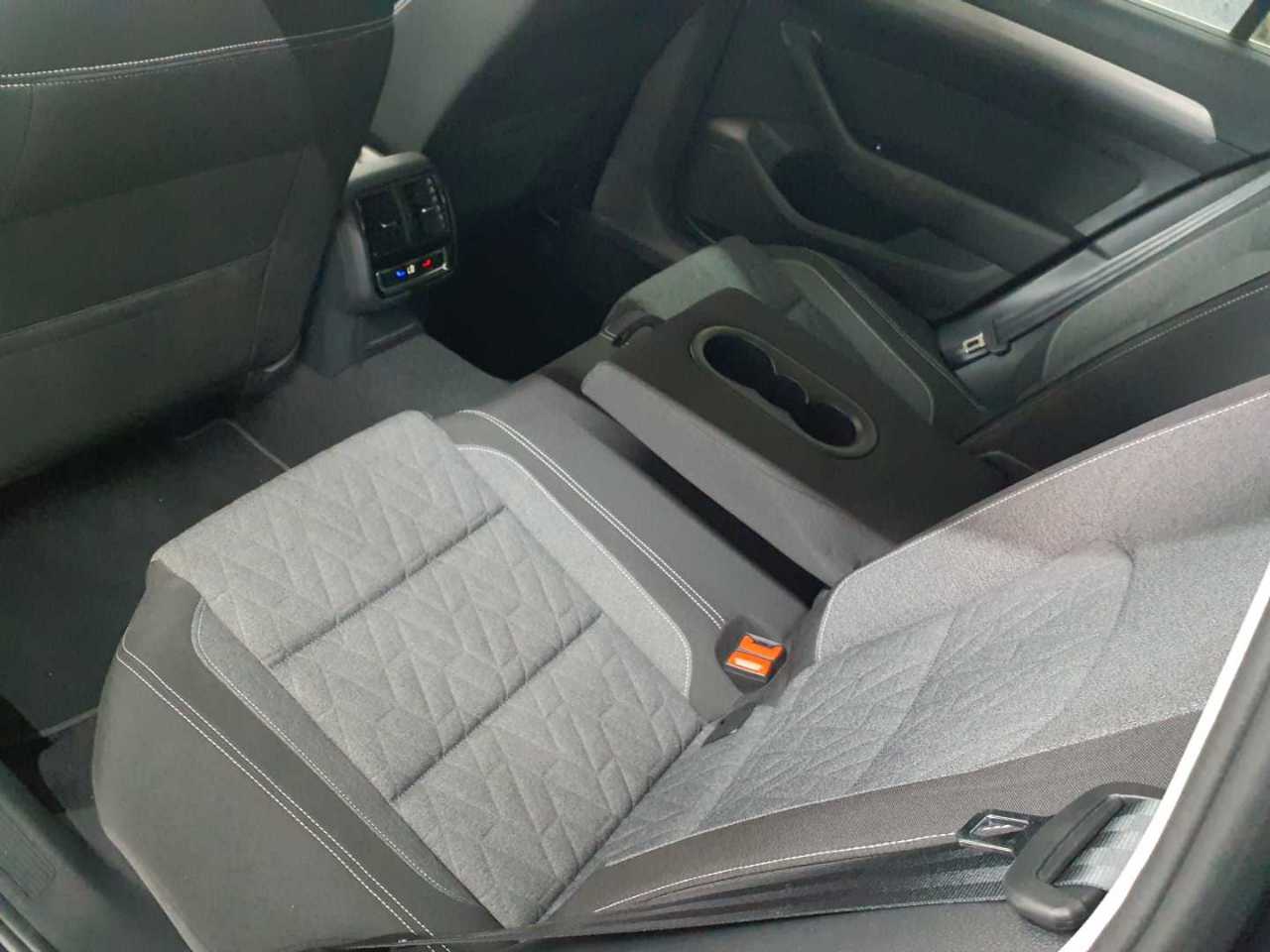 Vw Passat Variant 2.0 TDI SCR DSG 4Motion Business 8