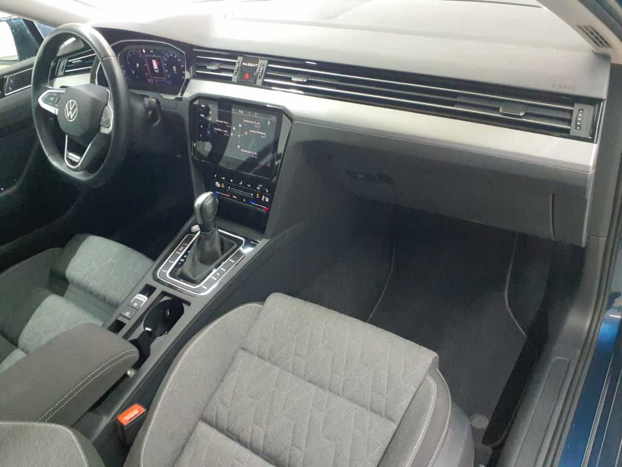 Vw Passat Variant 2.0 TDI SCR DSG 4Motion Business 12