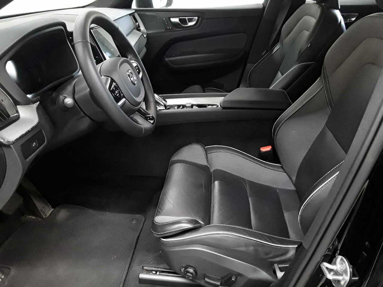 Volvo XC60 B4 D AWD Ultimate Dark 7