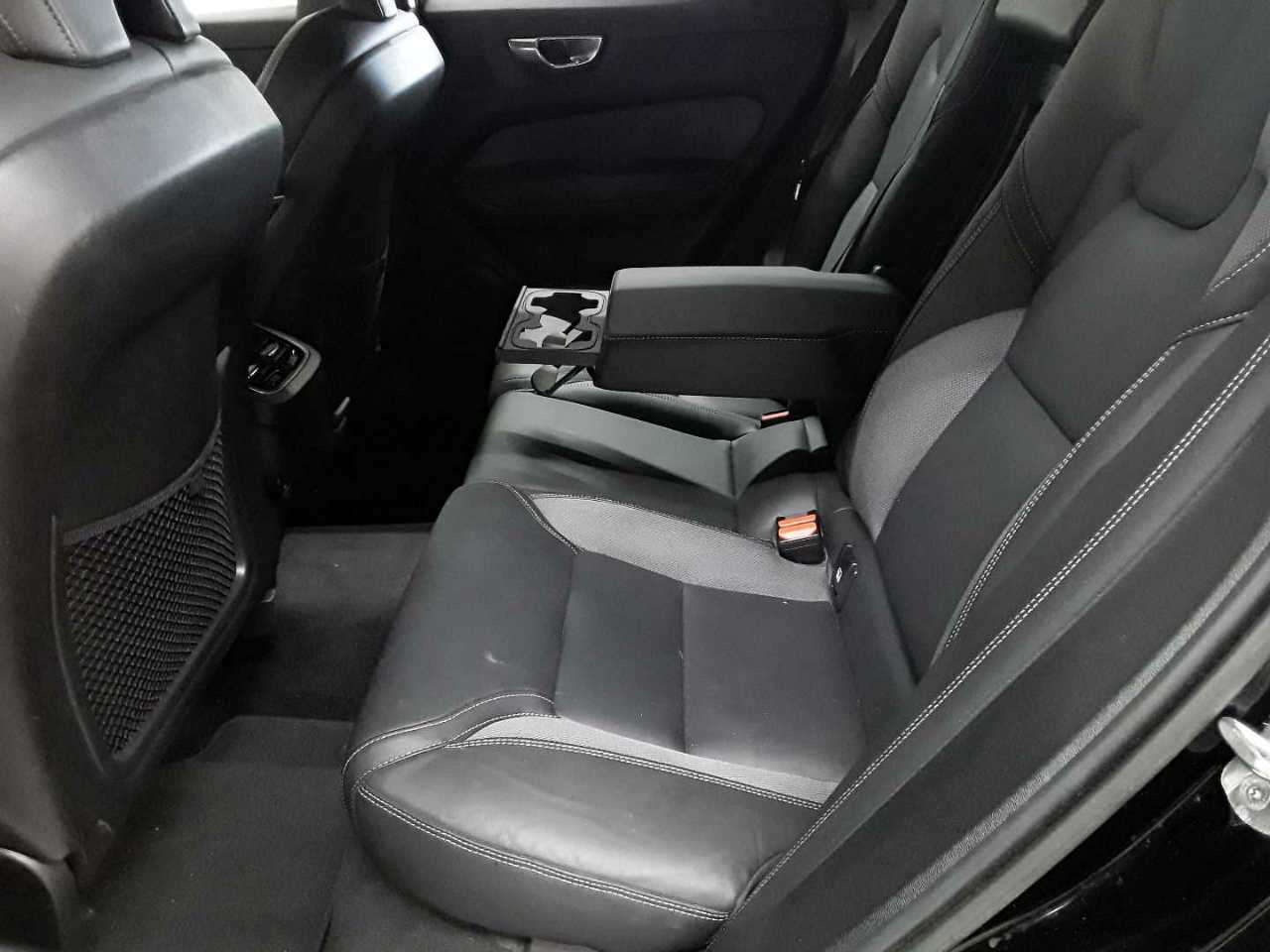Volvo XC60 B4 D AWD Ultimate Dark 13