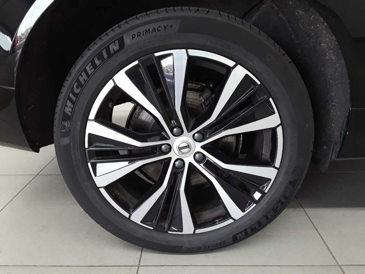 Volvo XC60 B4 D AWD Ultimate Dark 20