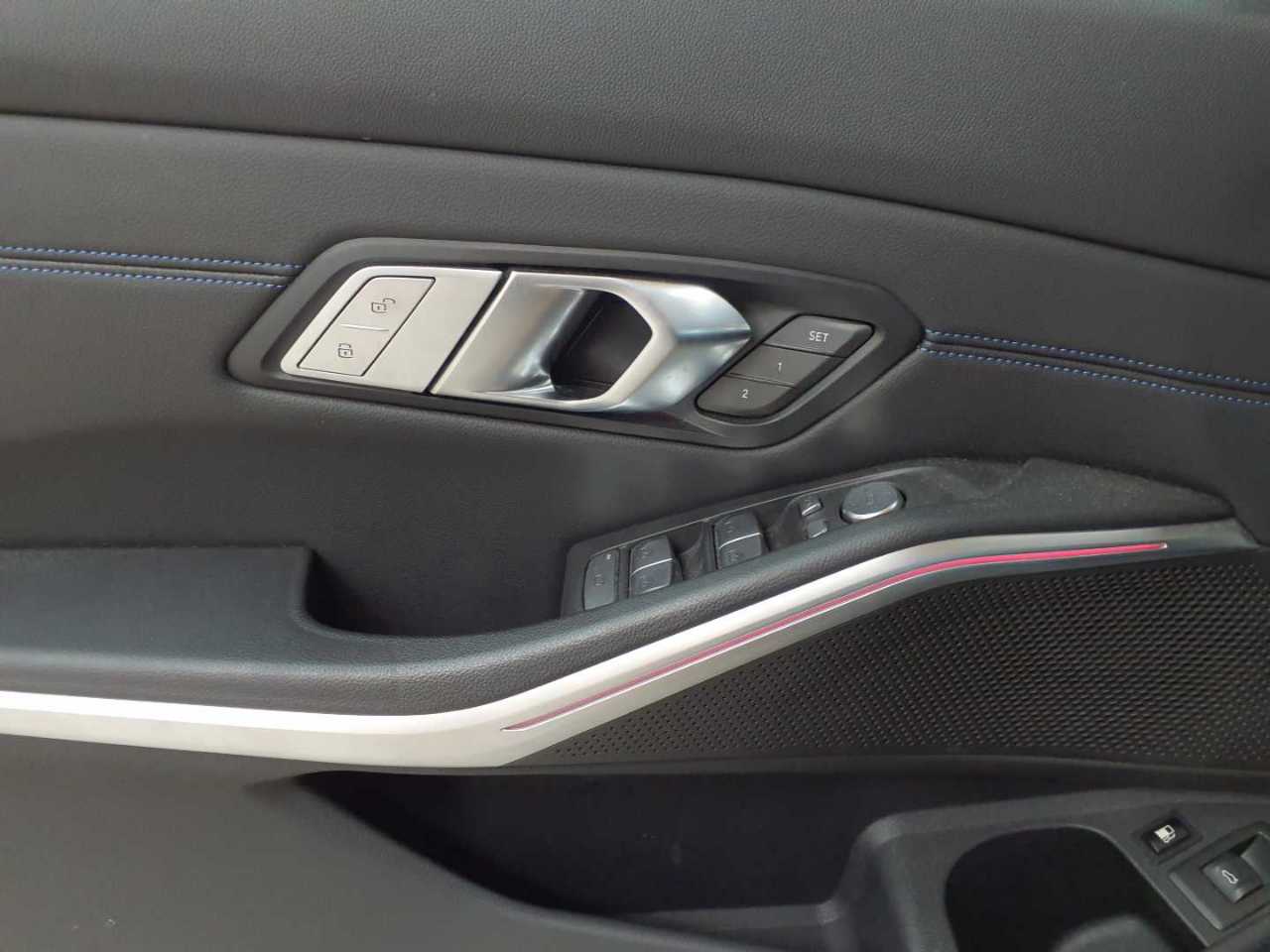 Bmw 330e Touring Aut. 4