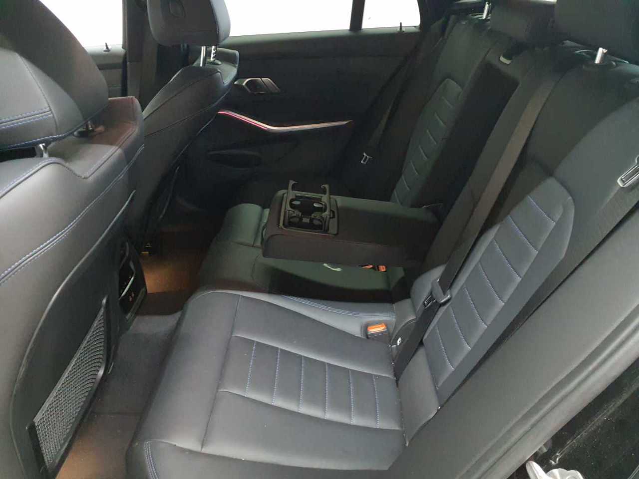 Bmw 330e Touring Aut. 5