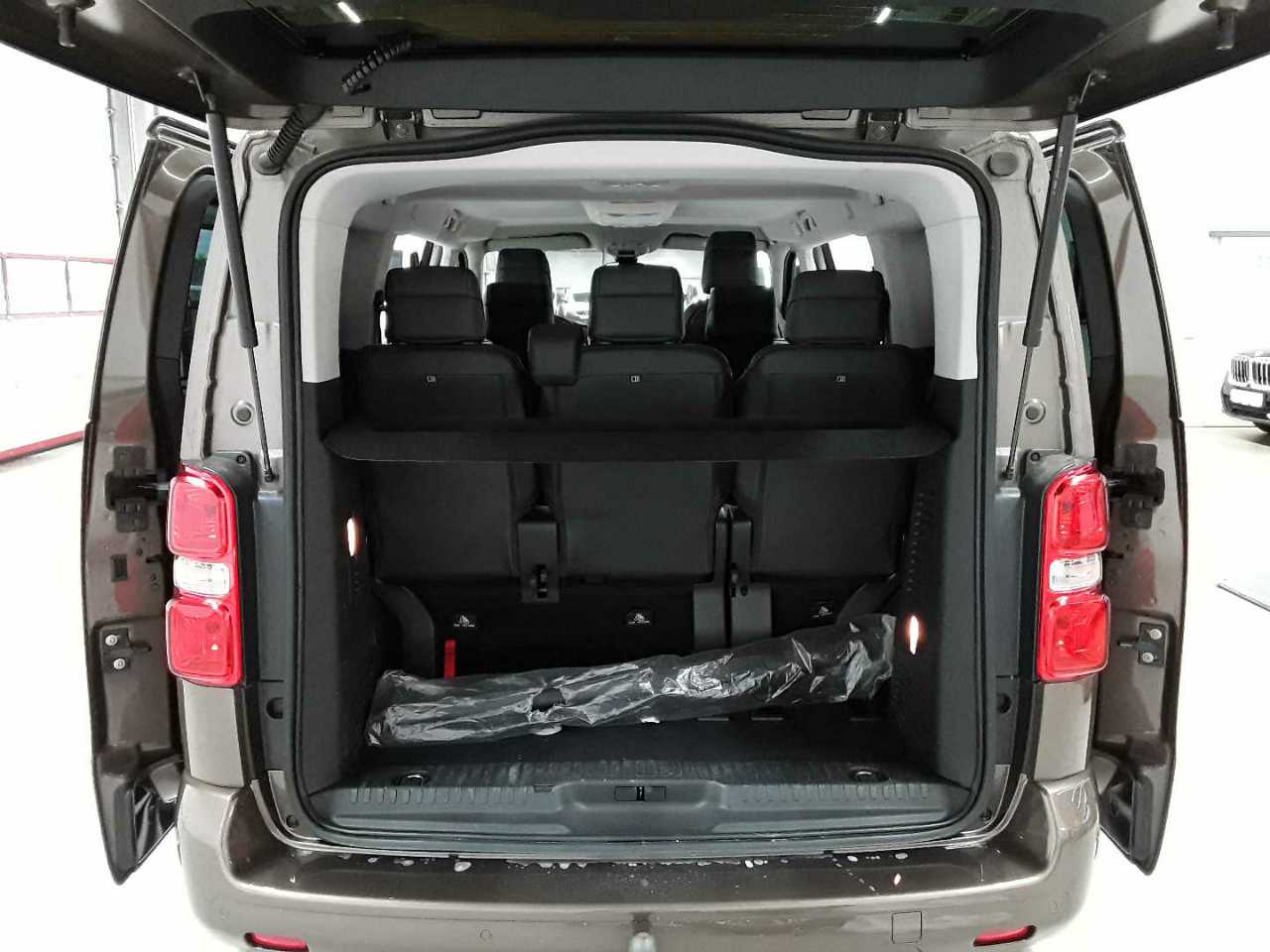 Citroen Spacetourer M 2.0 BlueHDi 145 S&S Business Lounge 10