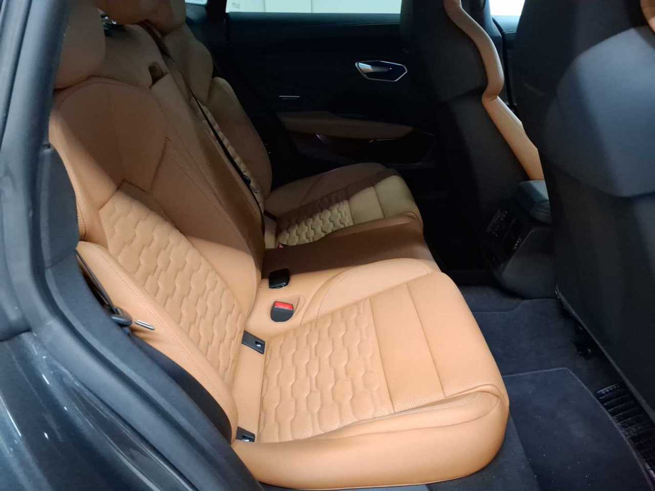 Audi e-tron GT quattro 13