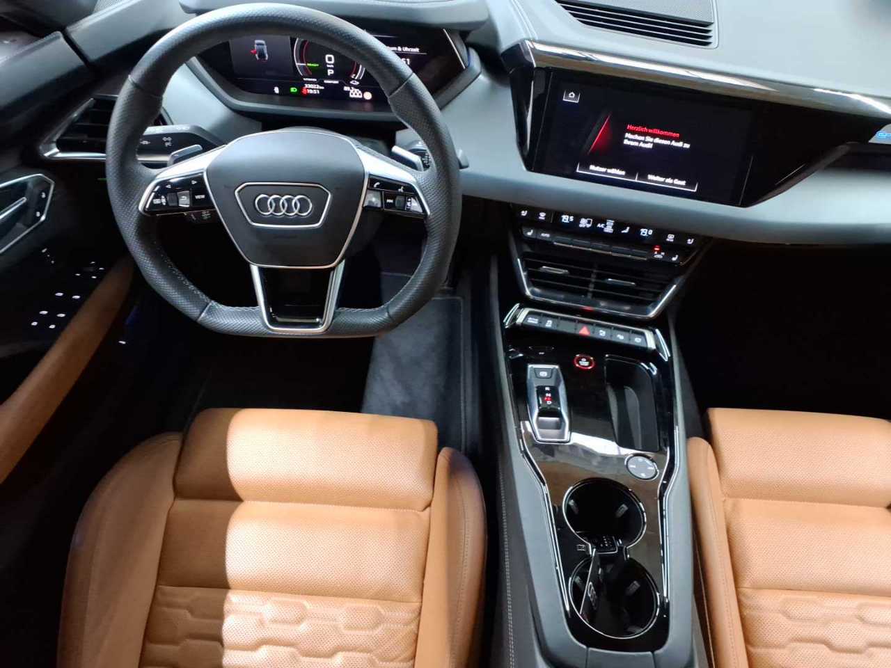 Audi e-tron GT quattro 10