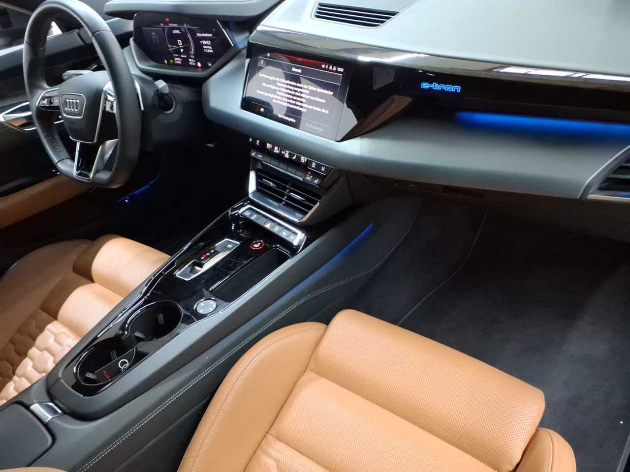 Audi e-tron GT quattro 9