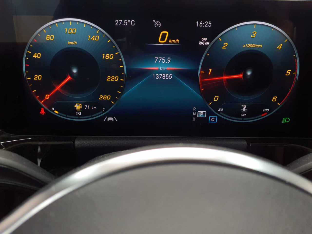 Mercedes-Benz GLA 220 d 8G-DCT Progressive 14