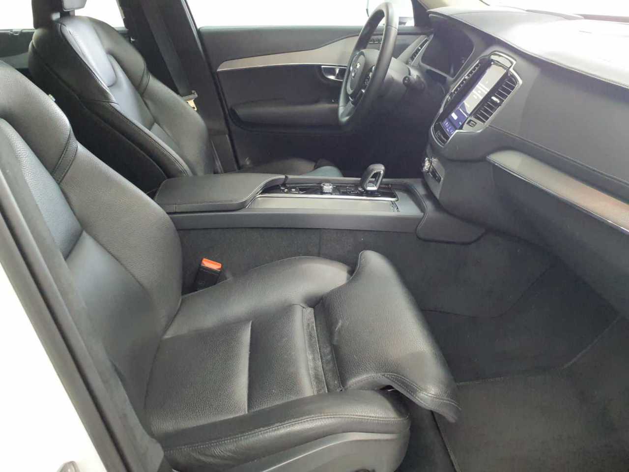 Volvo XC90 T8 AWD Recharge Ultimate Bright 8