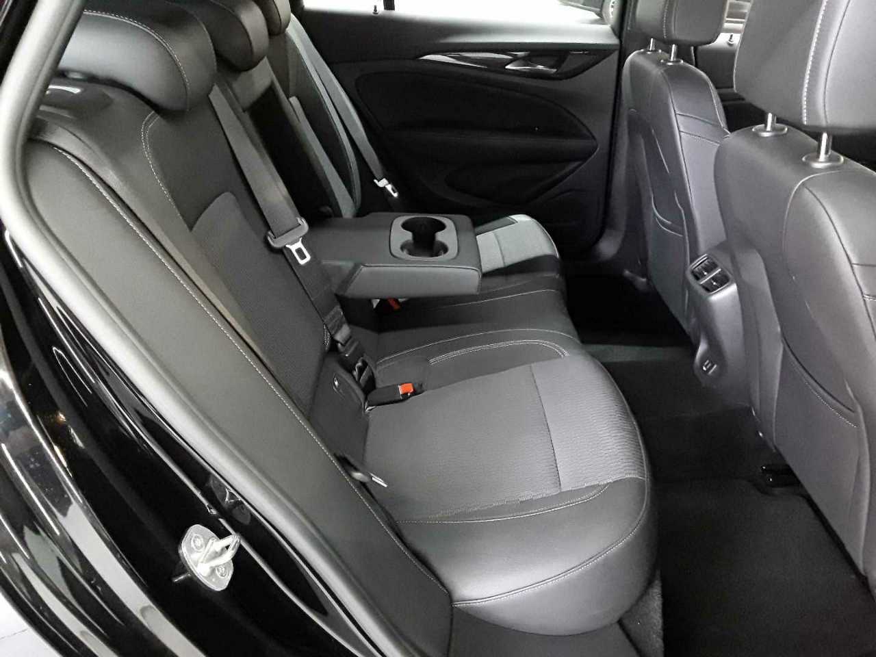 Opel Insignia Sports Tourer 2.0 Diesel Aut. Business 11