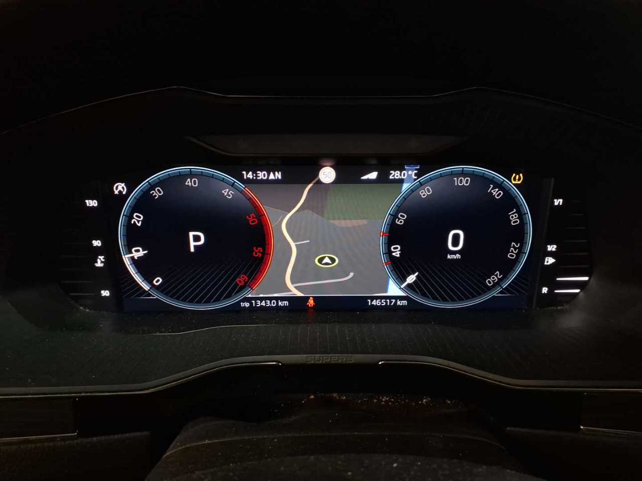Skoda Superb 2.0 TDI DSG Premium Edition 11