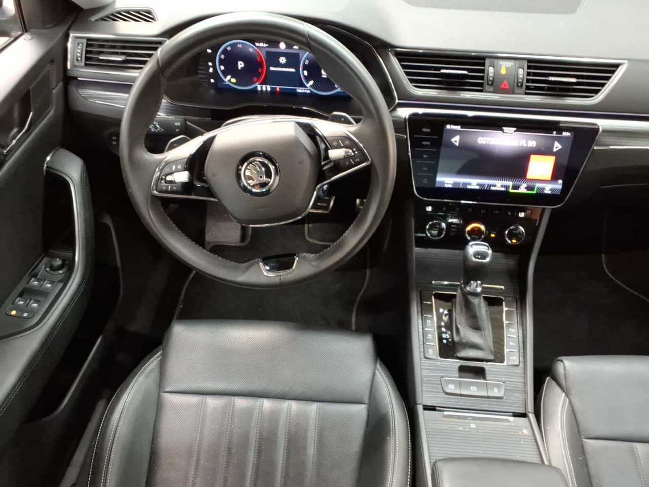 Skoda Superb 2.0 TDI DSG Premium Edition 10