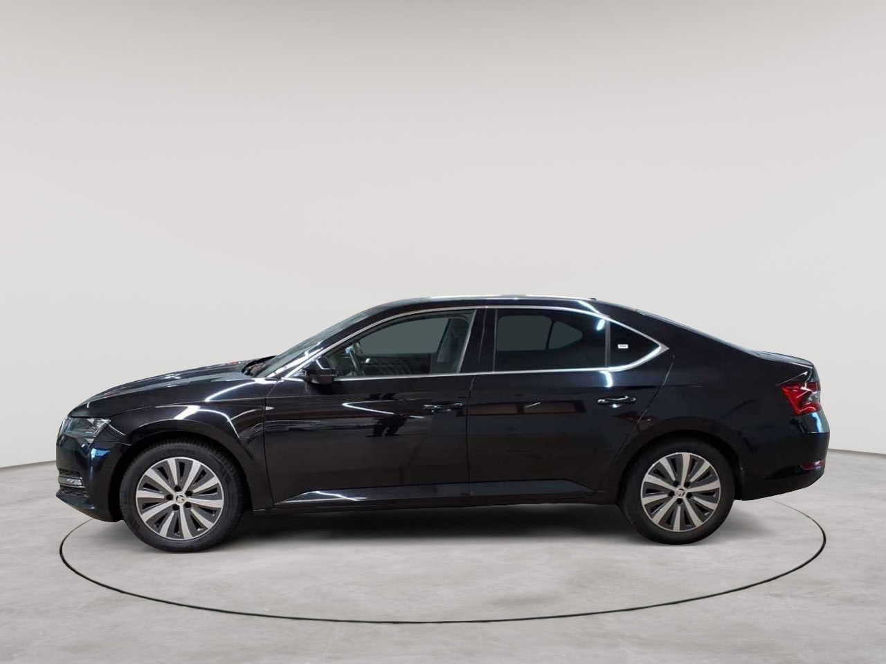 Skoda Superb 2.0 TDI DSG Premium Edition 6