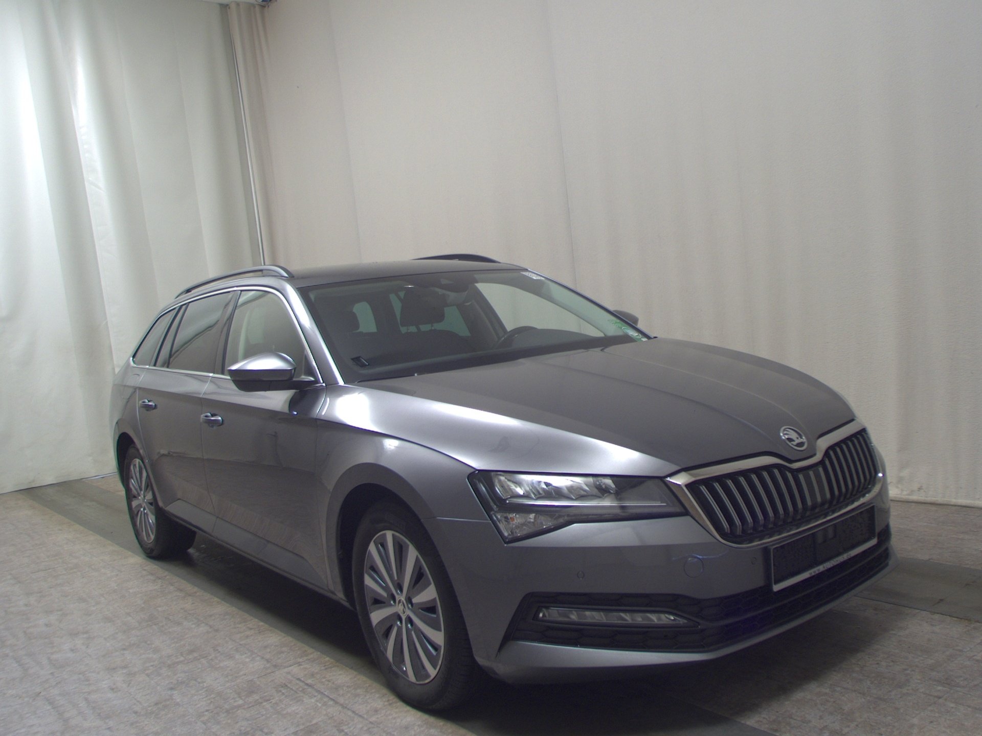 Skoda Superb Kombi 2.0 TDI Ambition Navi AID RFK AHK 3