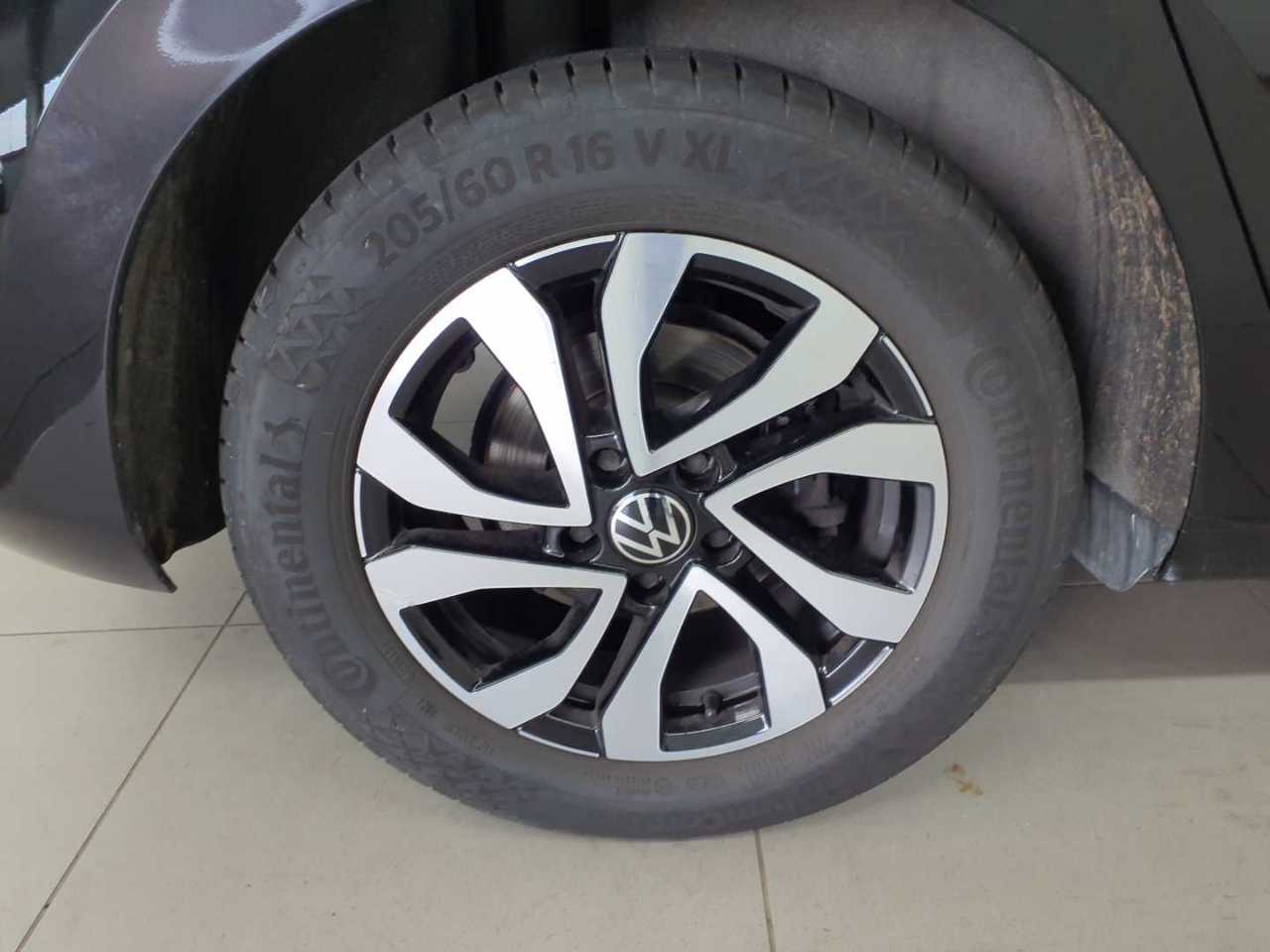 Vw Touran 2.0 TDI SCR DSG ACTIVE 11