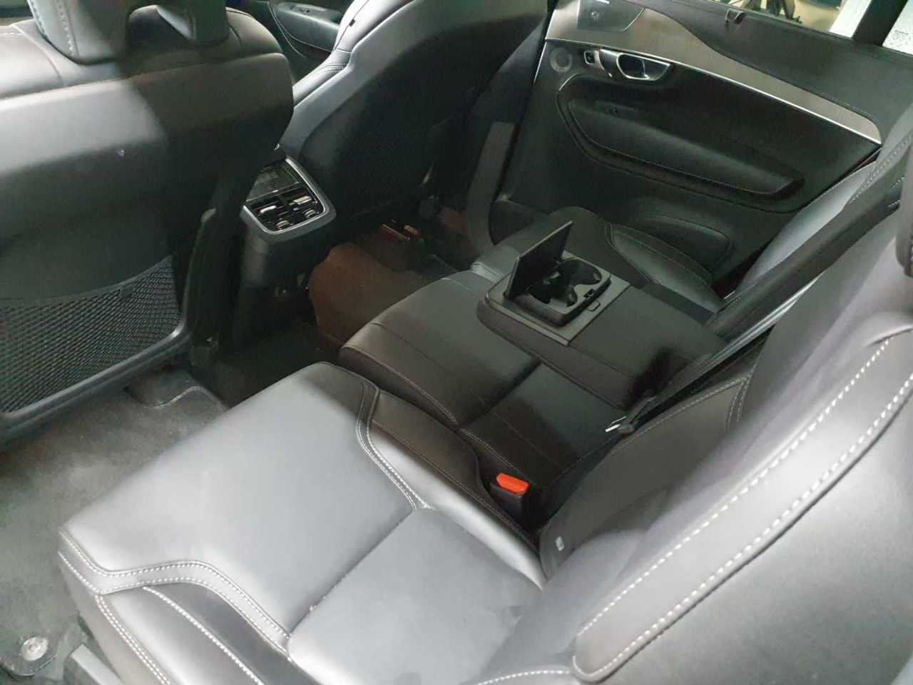 Volvo XC90 B5 B AWD Ultimate Dark 8