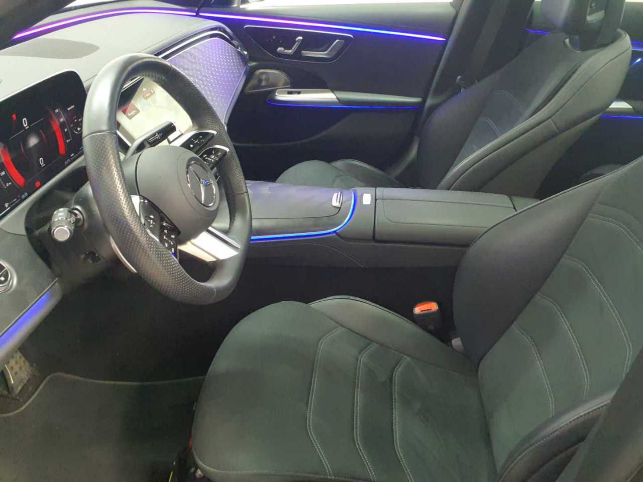 Mercedes-Benz E 220 d T 9G-TRONIC 3