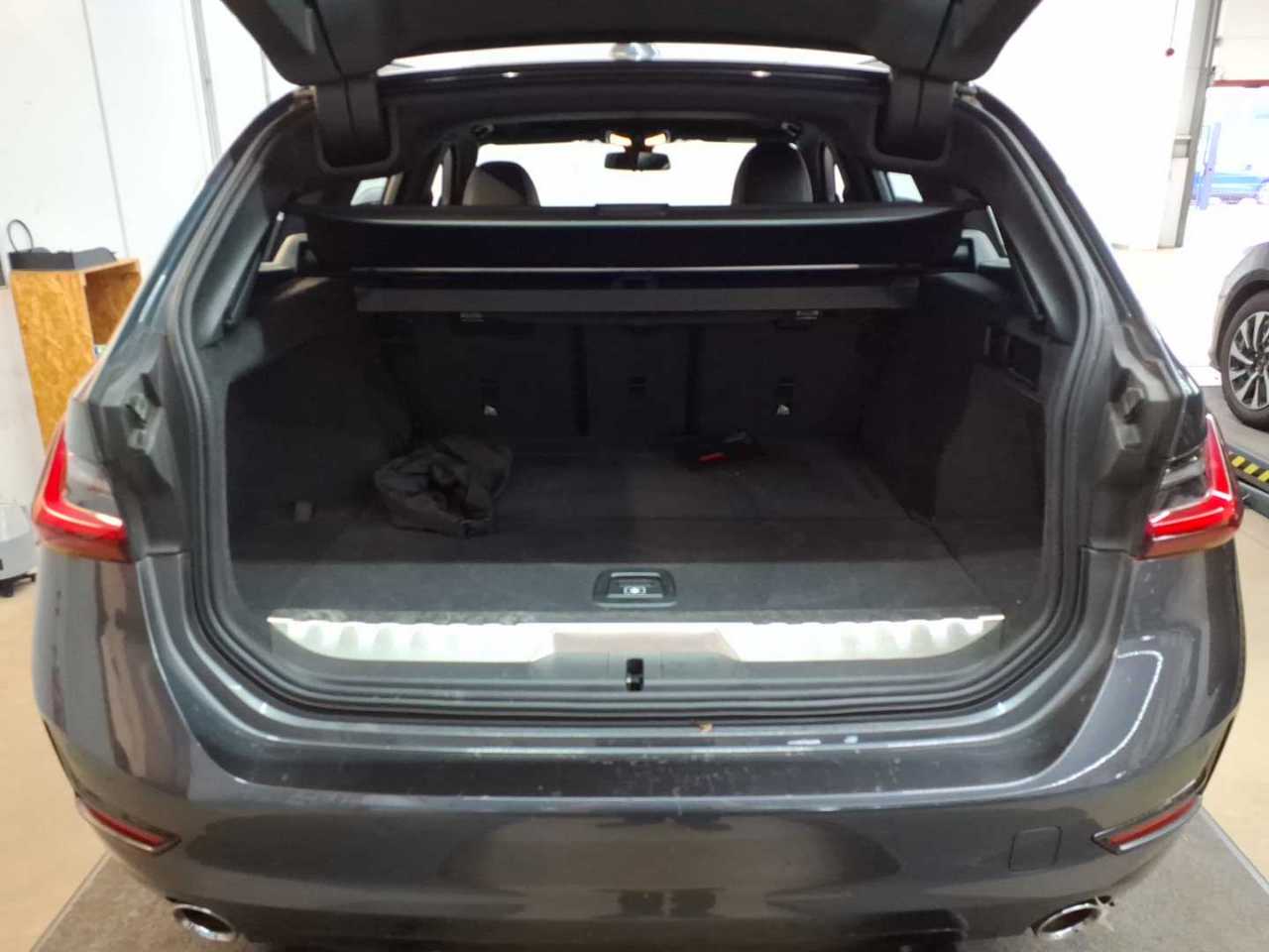 Bmw 330e Touring xDrive Aut. Sport Line 9