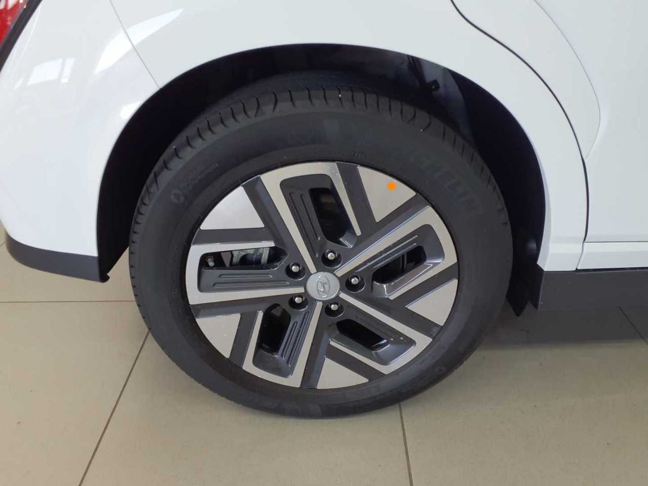 Hyundai KONA EV Select 11