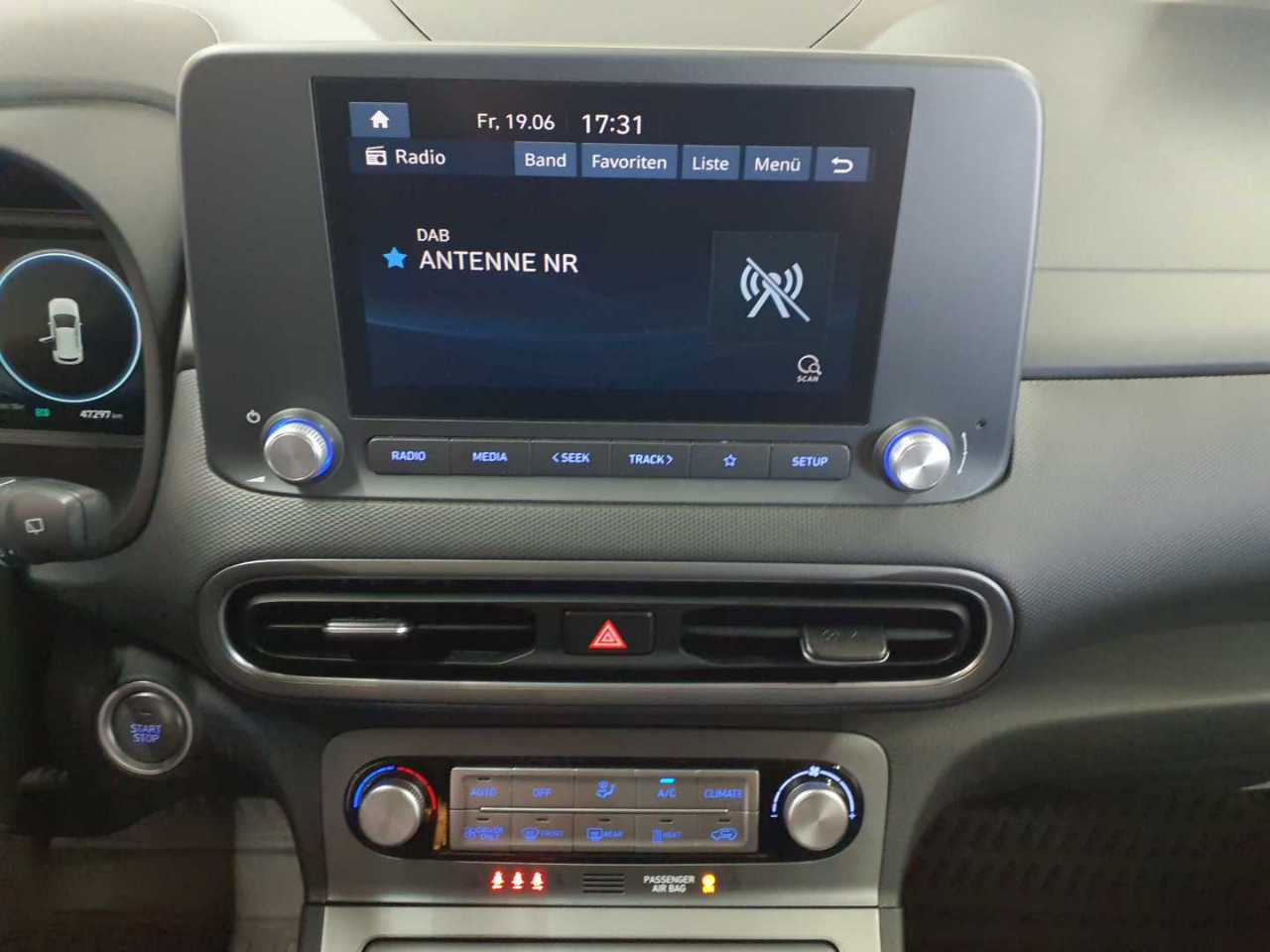 Hyundai KONA EV Select 8
