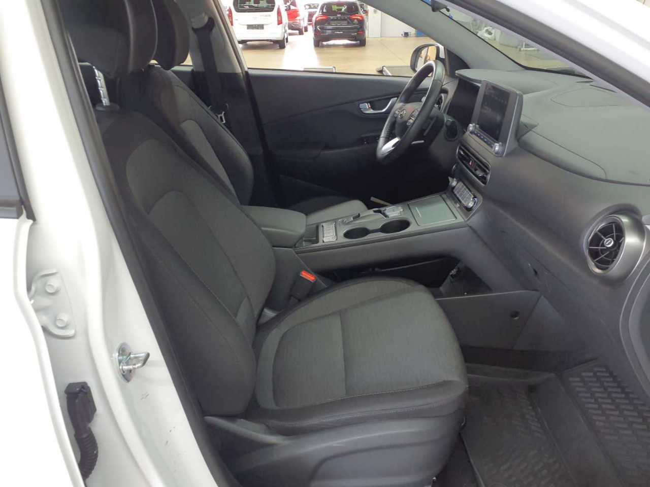Hyundai KONA EV Select 12