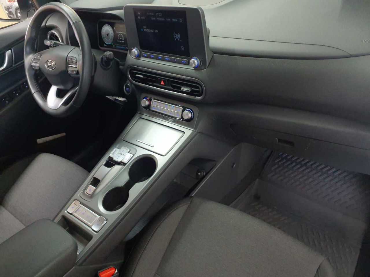 Hyundai KONA EV Select 13