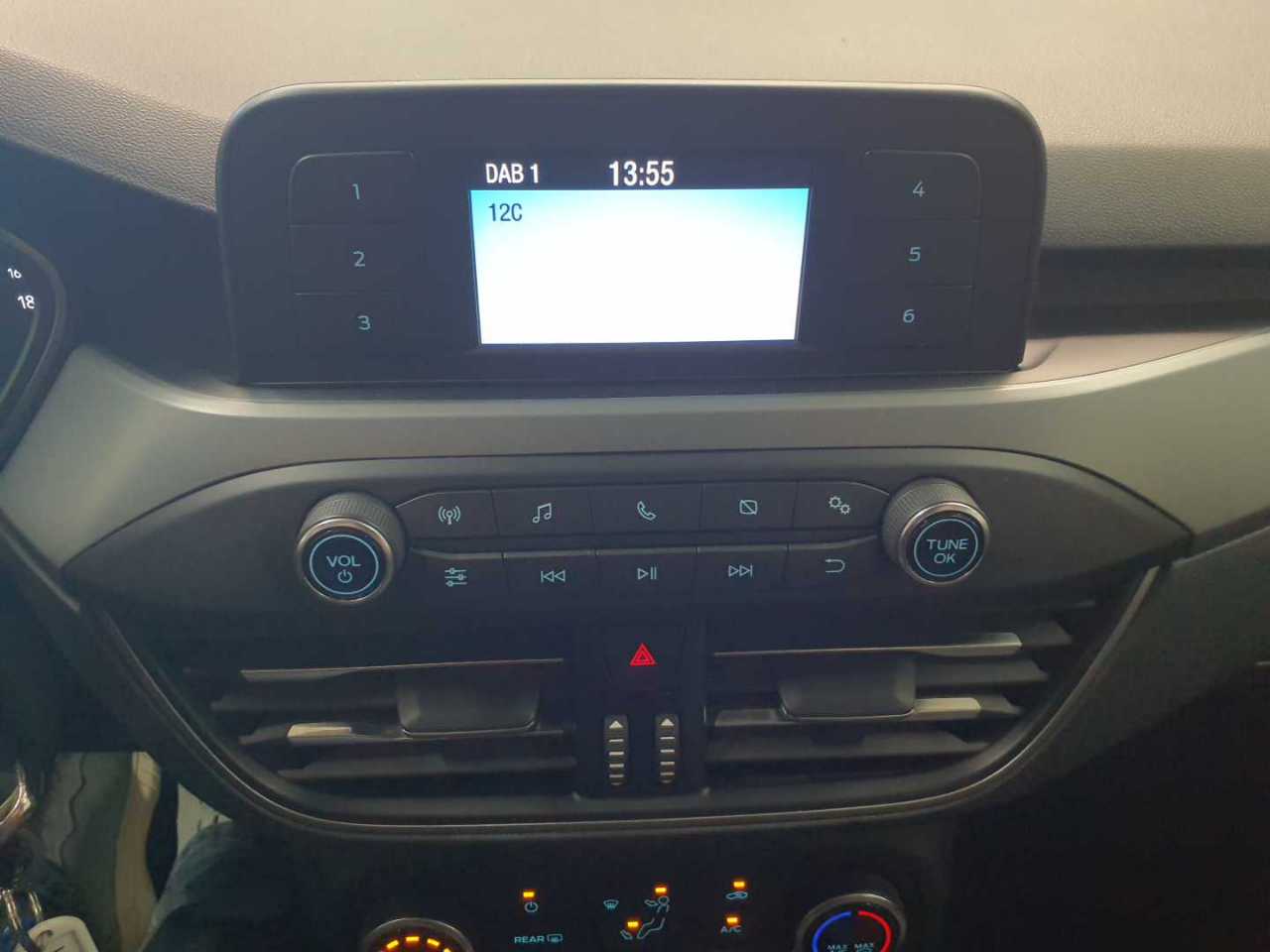 Ford Focus 1.0 EcoBoost Start-Stopp-System TREND 12