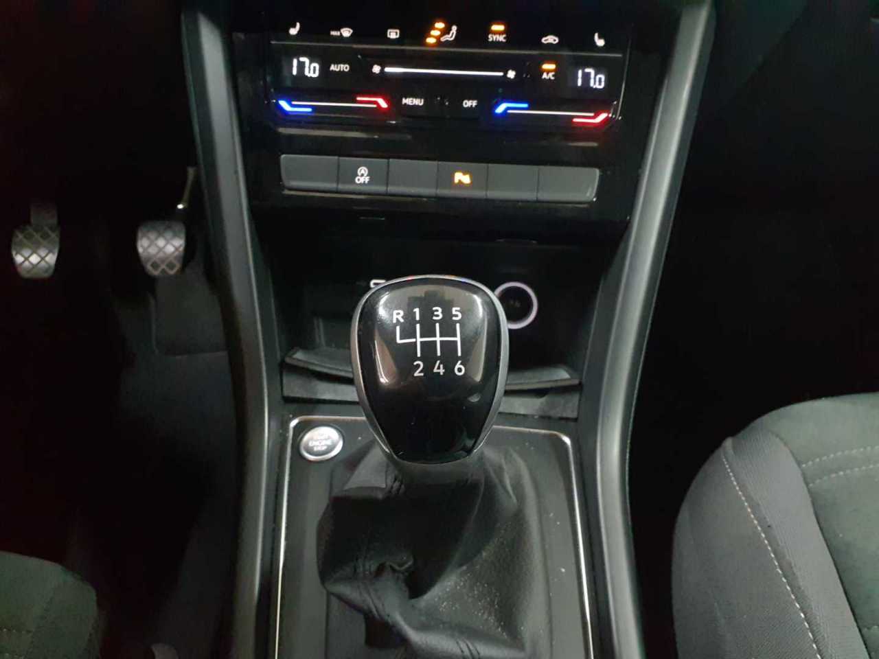 Vw Touran 2.0 TDI SCR Comfortline 16