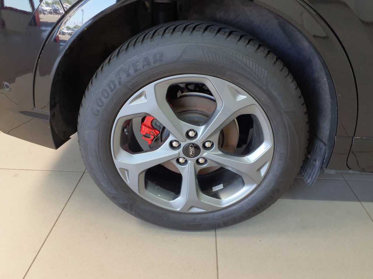 Ford Kuga 1.5 EcoBoost ST-LINE X 12