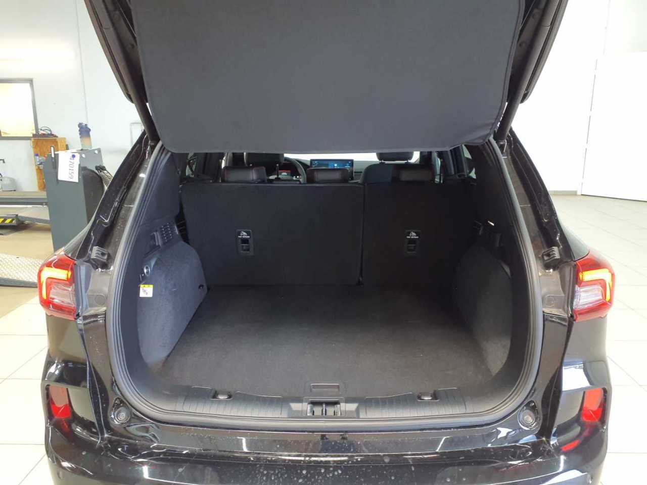 Ford Kuga 1.5 EcoBoost ST-LINE X 9