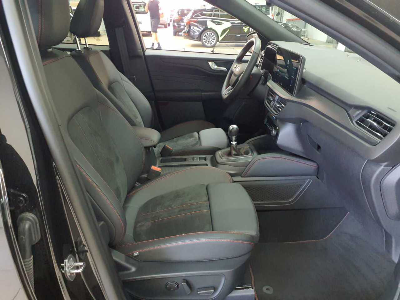 Ford Kuga 1.5 EcoBoost ST-LINE X 13
