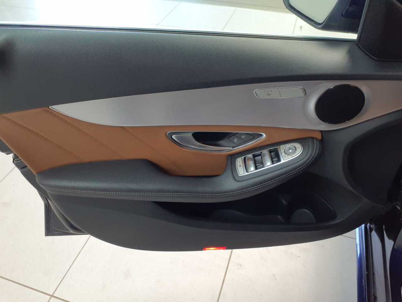 Mercedes-Benz C 220 d 4Matic T 9G-TRONIC AMG Line 4