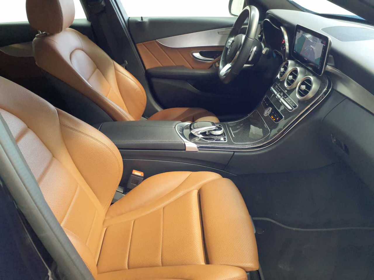 Mercedes-Benz C 220 d 4Matic T 9G-TRONIC AMG Line 11