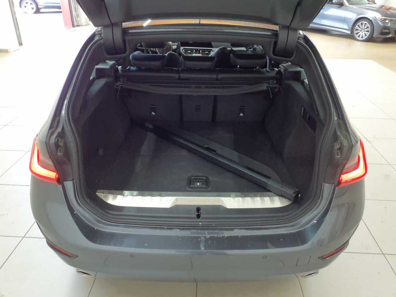 Bmw 320e Touring xDrive Aut. Advantage 9