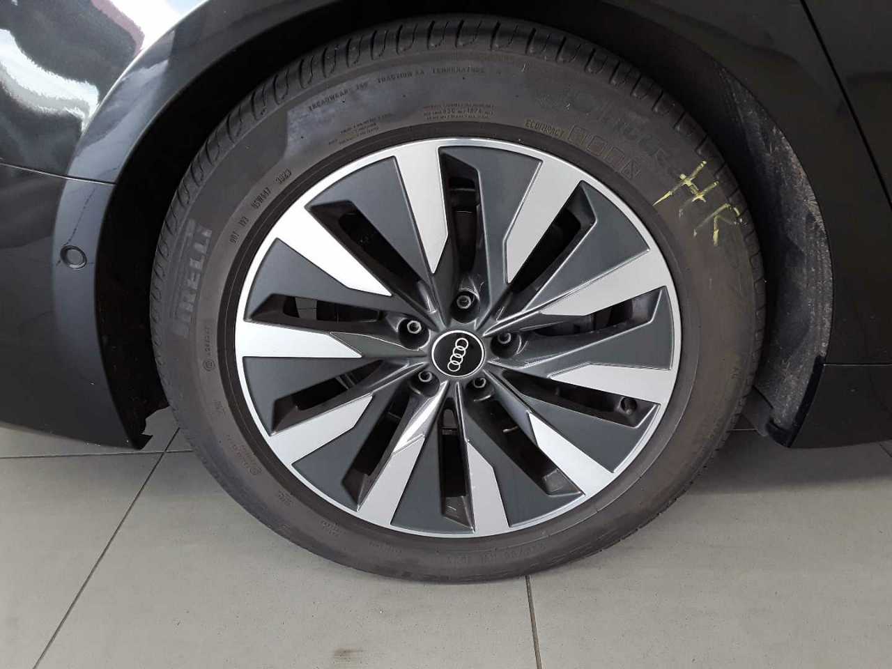 Audi A6 Avant 40 TDI S tronic 16