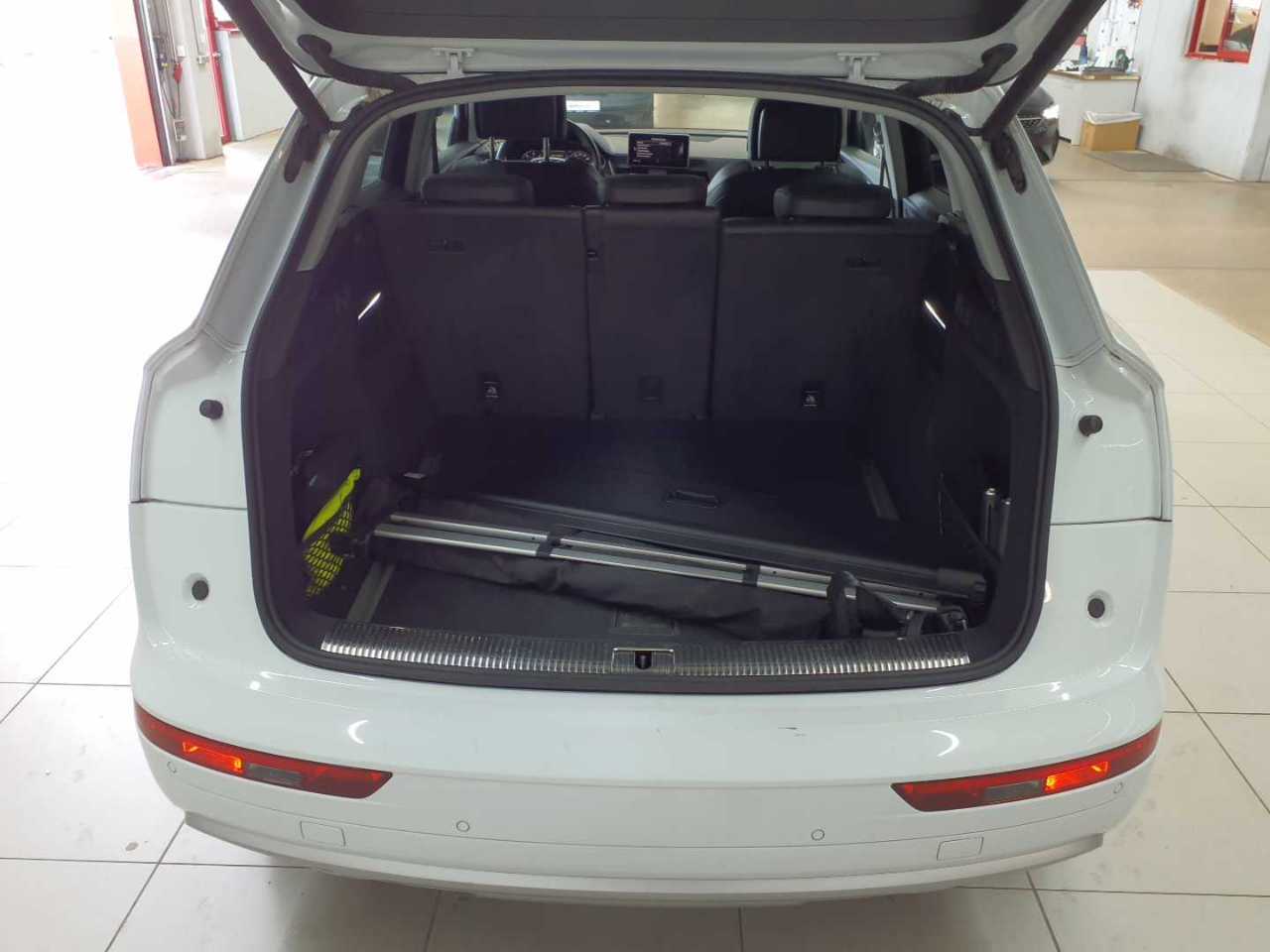 Audi Q5 40 TDI quattro S tronic design 9