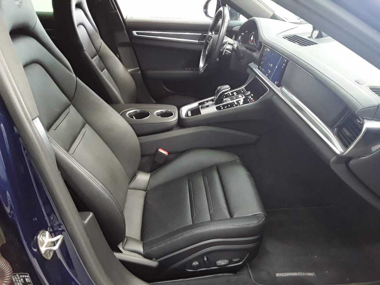 Porsche Panamera 4 E-Hybrid Platinum Edition 12