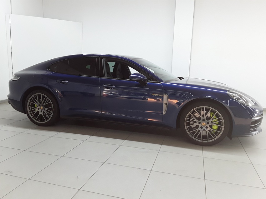 Porsche Panamera 4 E-Hybrid Platinum Edition 2
