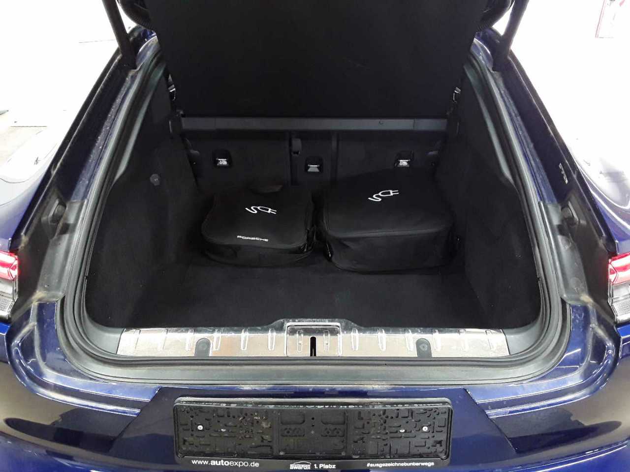 Porsche Panamera 4 E-Hybrid Platinum Edition 10