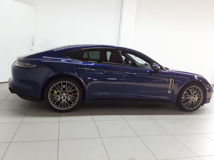 Porsche Panamera 4 E-Hybrid Platinum Edition 3