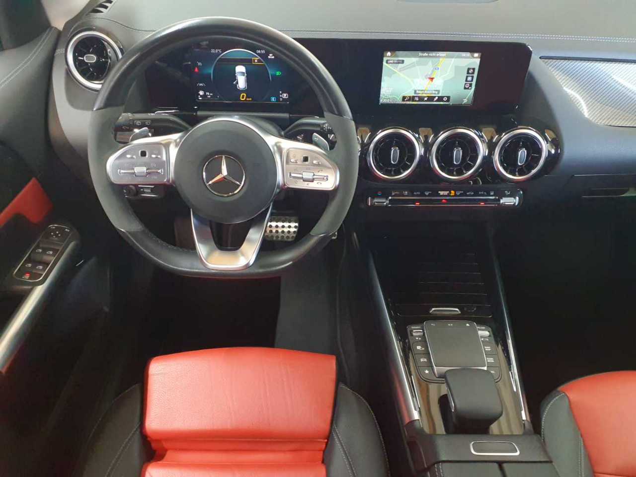Mercedes-Benz GLA 250 8G-DCT AMG Line 6