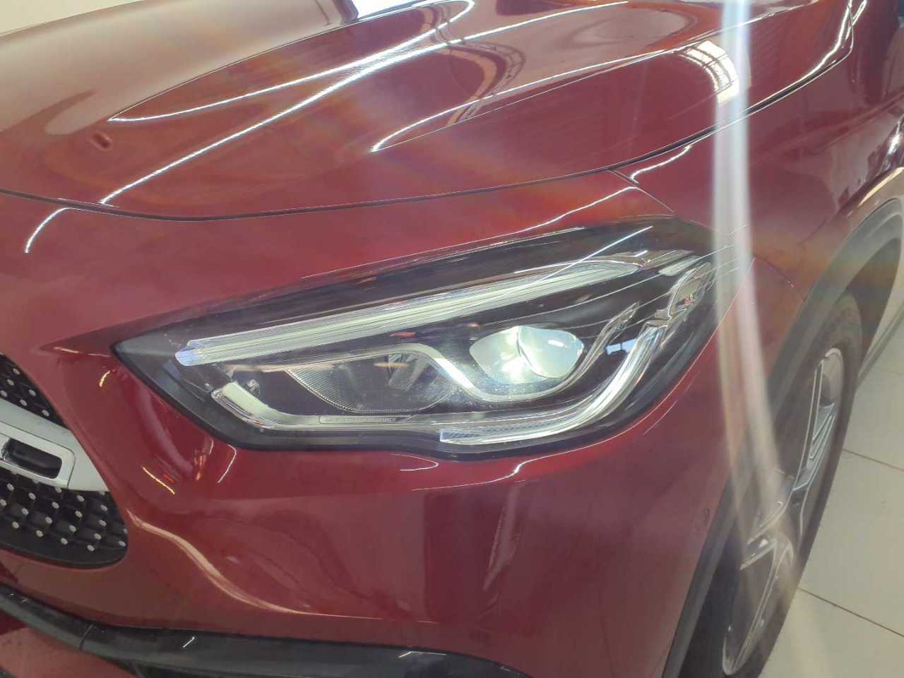 Mercedes-Benz GLA 250 8G-DCT AMG Line 14