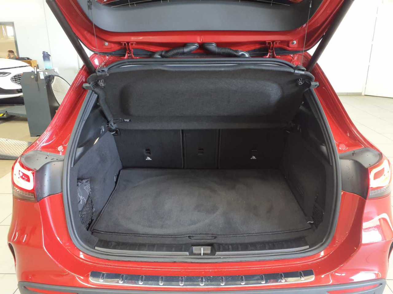 Mercedes-Benz GLA 250 8G-DCT AMG Line 8