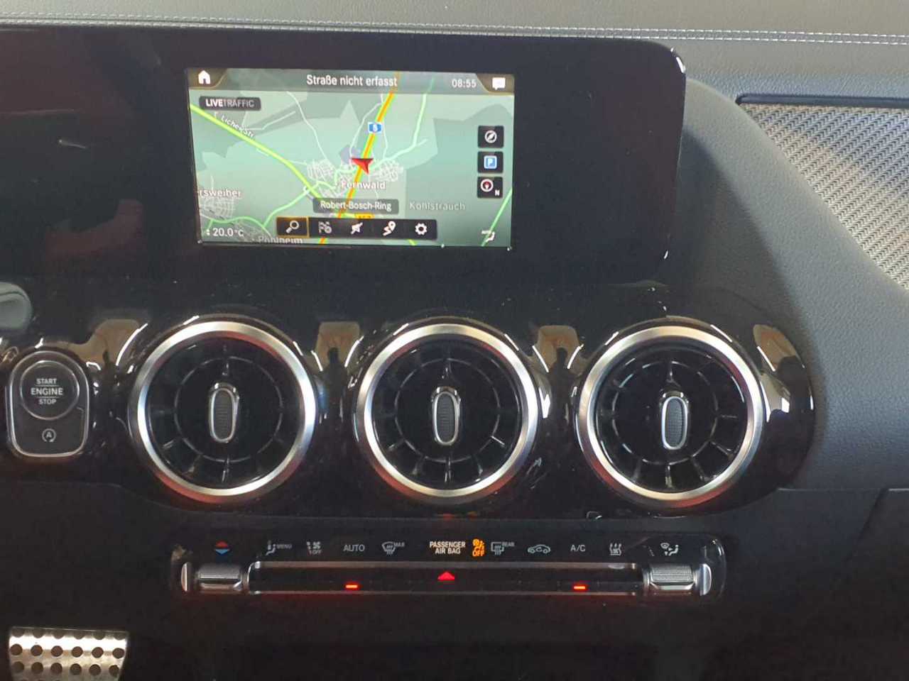Mercedes-Benz GLA 250 8G-DCT AMG Line 7