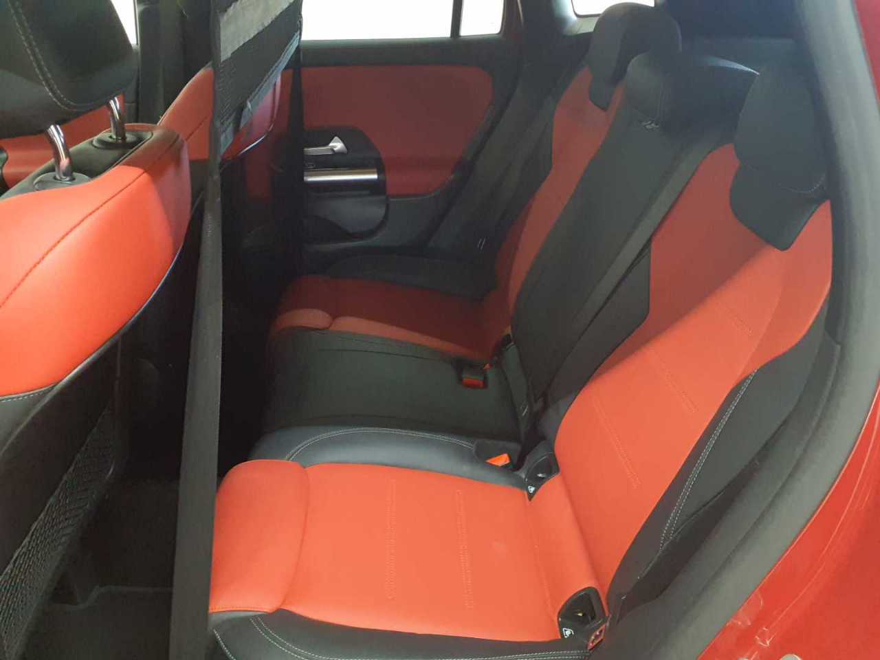 Mercedes-Benz GLA 250 8G-DCT AMG Line 5