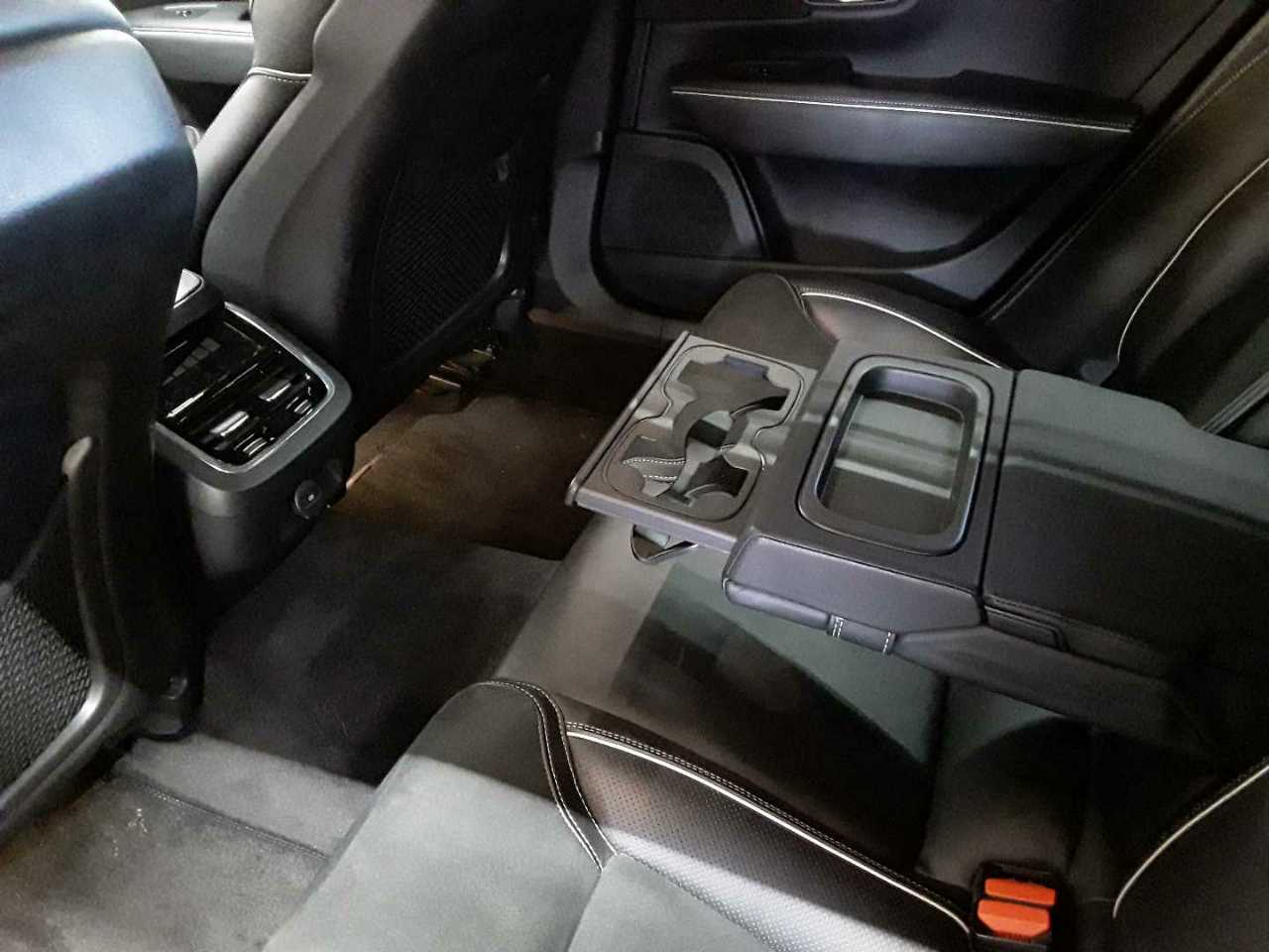 Volvo V90 D5 AWD Geartronic R Design 8