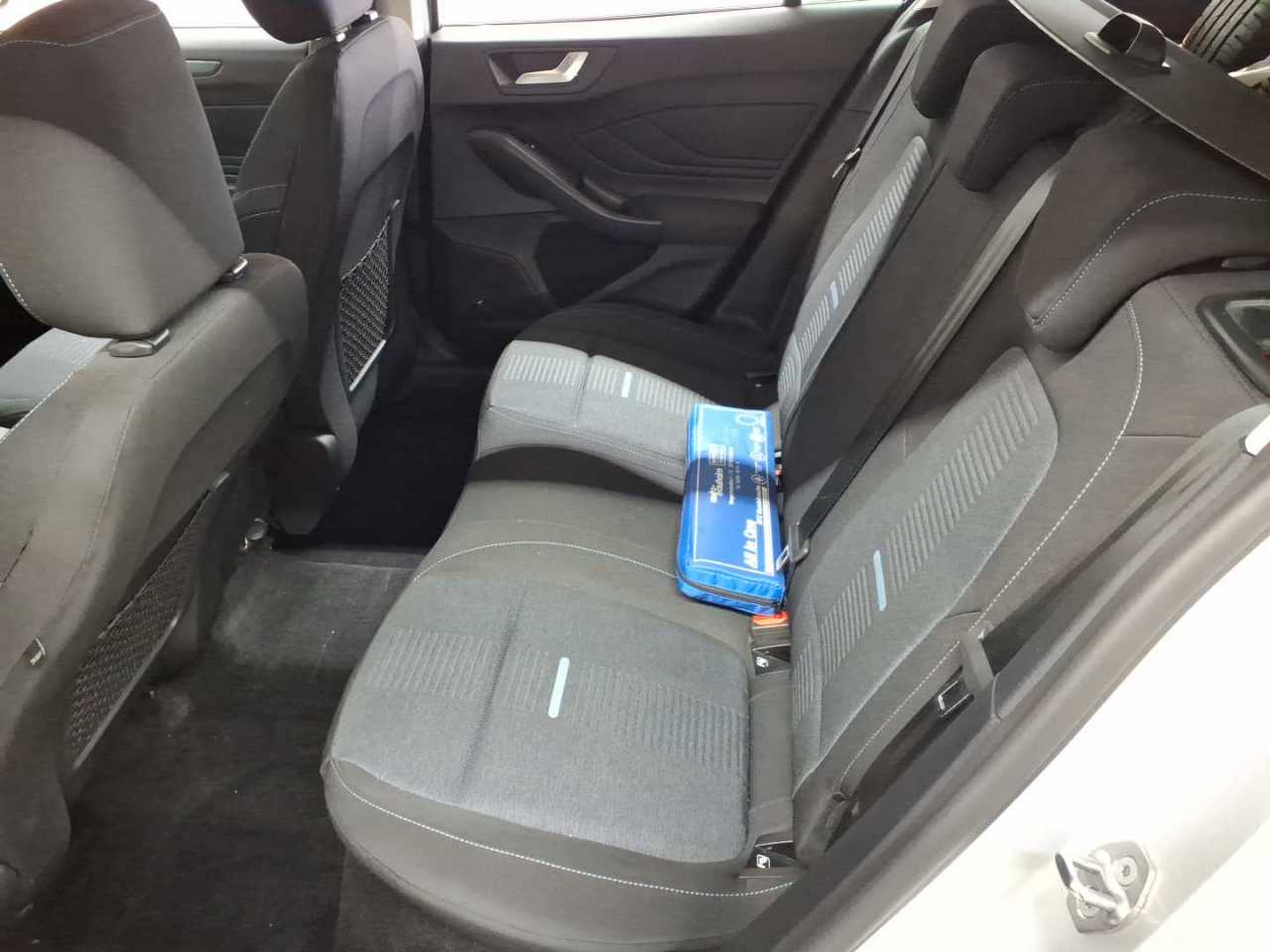 Ford Focus Turnier 1.5 EcoBlue Start-Stopp-System Aut. ACTIVE 13
