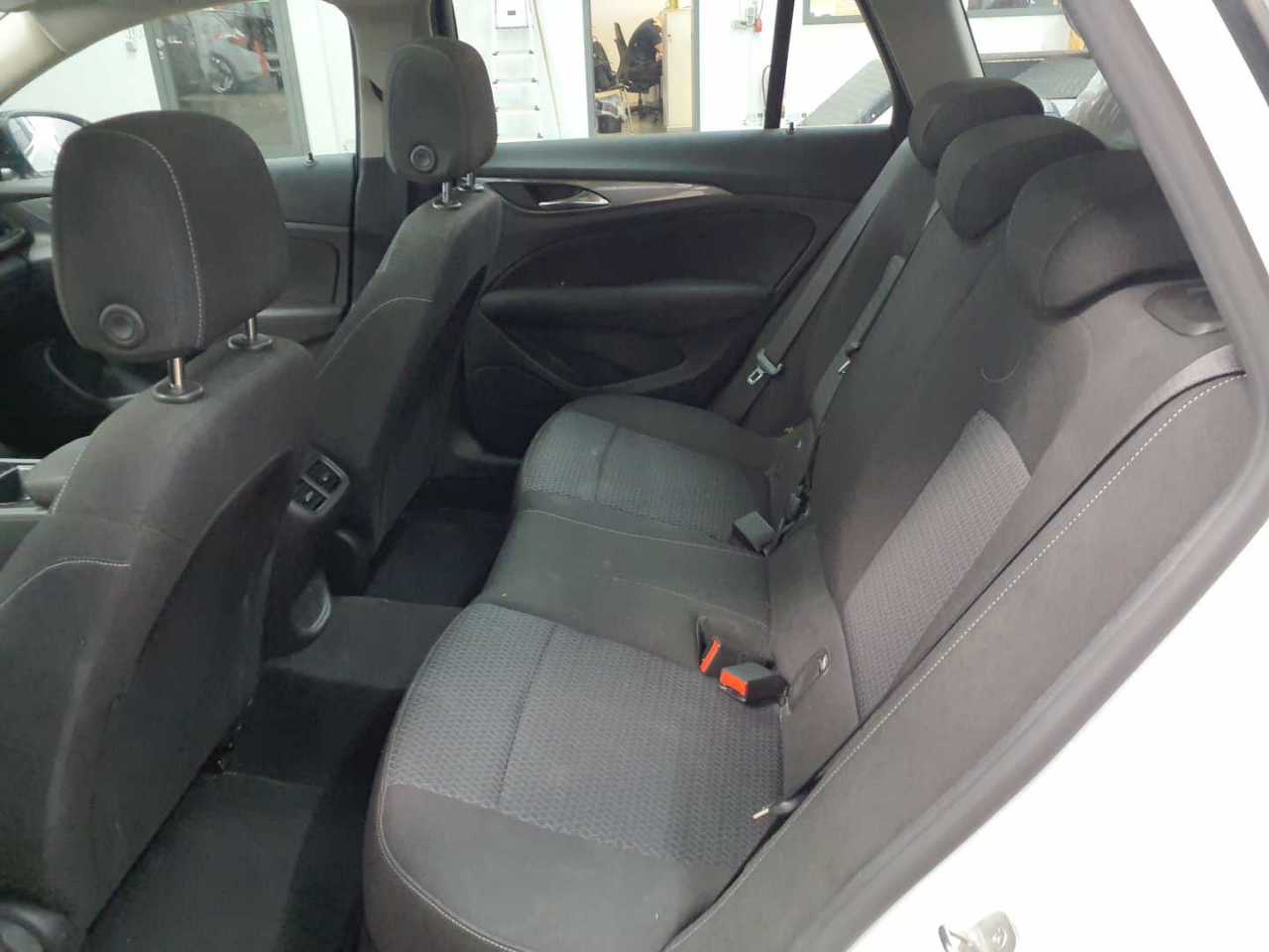 Opel Insignia Sports Tourer 2.0 Diesel Aut. Business Edition 8