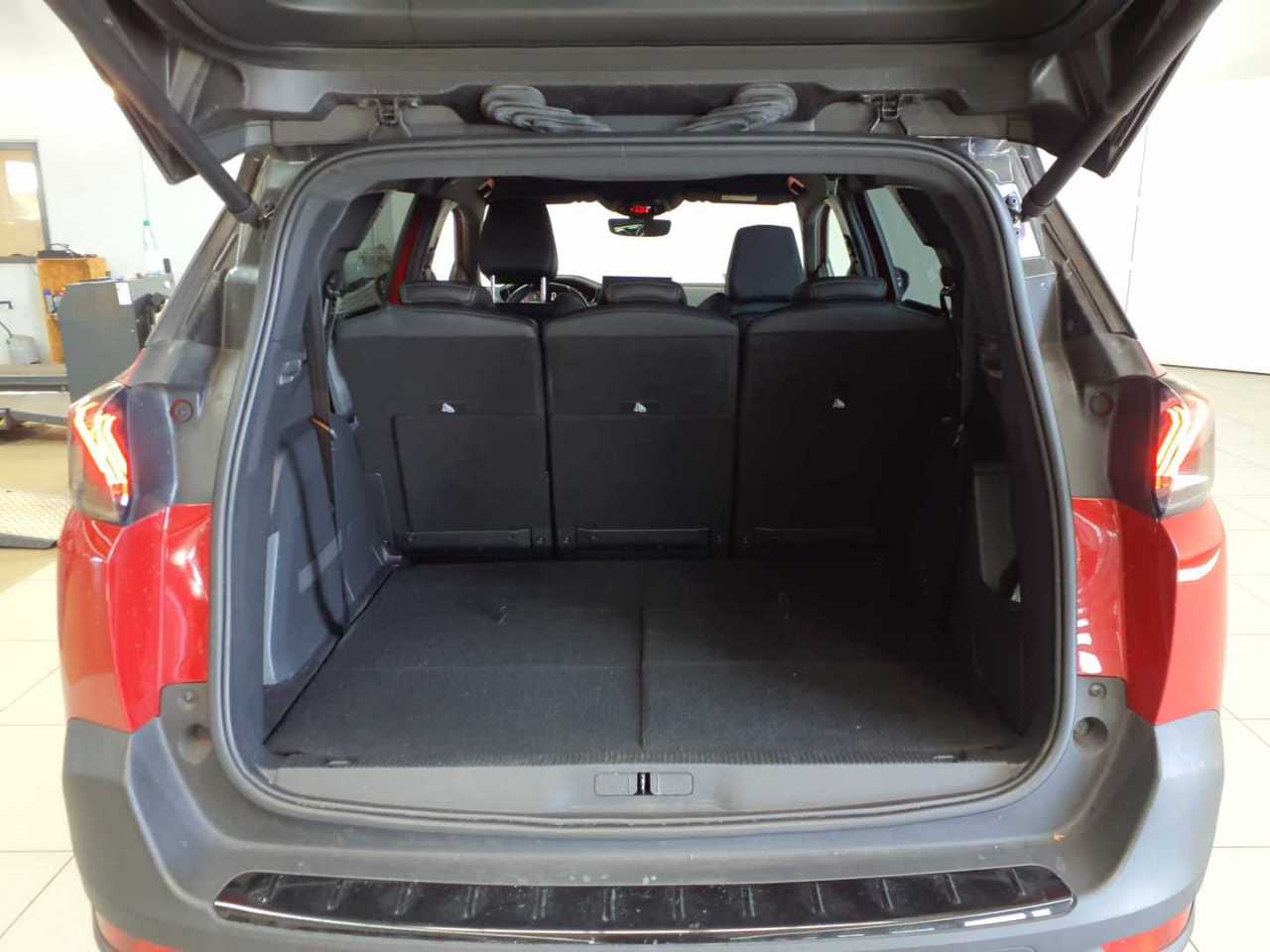 Peugeot 5008 BlueHDi 180 EAT8 GT Pack 8